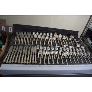 1952 Rogers Bros Reinforced Silverplate Daybreak Elegant Lady 79 Pieces